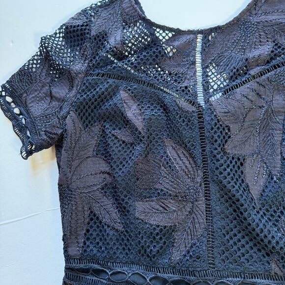 Adelyn Rae Navy Blue Lace Romper Women’s Size L Short Sleeve Floral Romantic - Picture 5 of 16